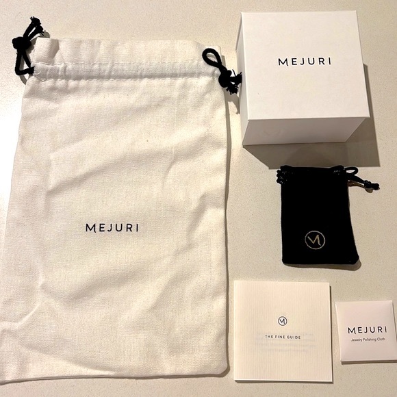 Mejuri jewelry kit - Picture 1 of 1